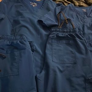 5 tops and 5 bottoms of Royal Blue scrubs size 3 M 2 L tops and 5 medium bottoms